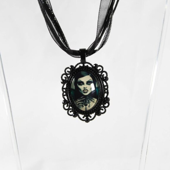 The Emerald Widow Necklace – Gothic Vampire Cameo, Victorian Gothic Jewelry - Picture 3 of 3